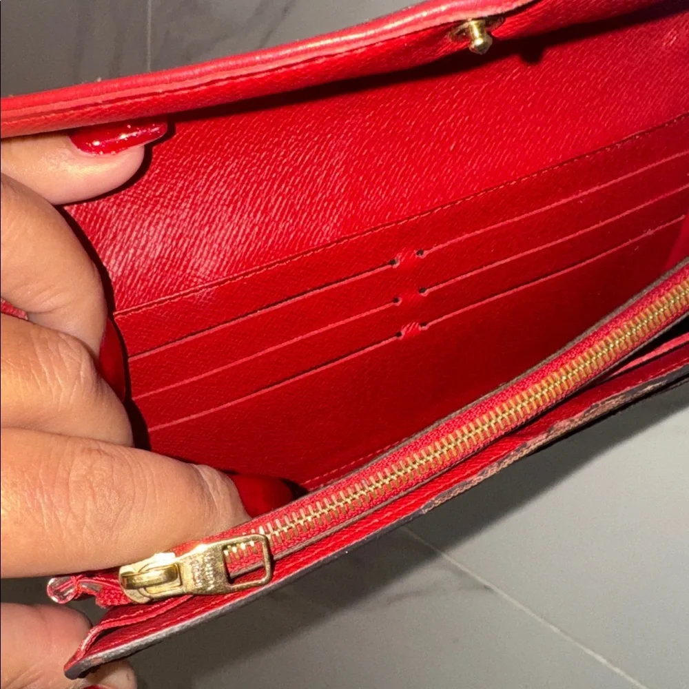 LOUIS VUITTON Portefeuille Sarah Retiro Cerise Monogram Long wallet - Picture 10 of 17